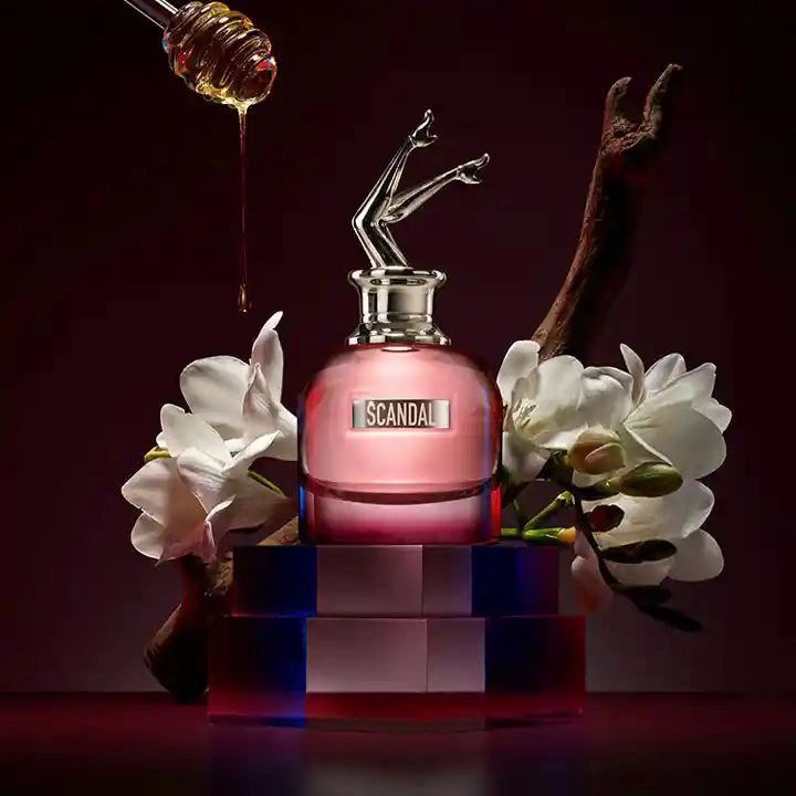 ‌عطر ادکلن ژان پل گوتیه اسکندال بای نایت  ۸۰میل با طبع شیرین مناسب برای بانوان