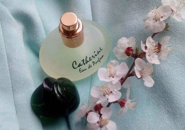 ‌عطر ادکلن رصاصی کاترین زنانه ۴۵میل با طبع خنک