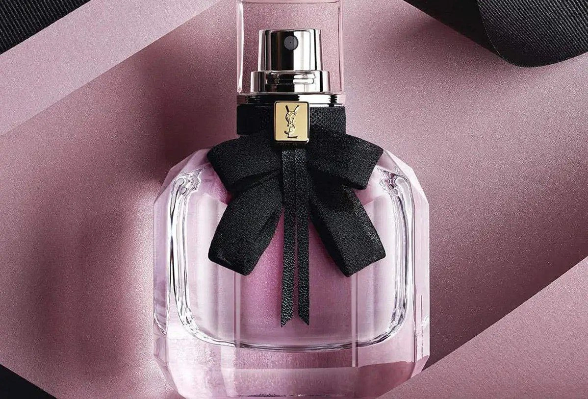 ‌عطر ادکلن ایو سن لورن مون پاریس ۹۰میل مناسب برای بانوان با طبع ملایم و شیرین