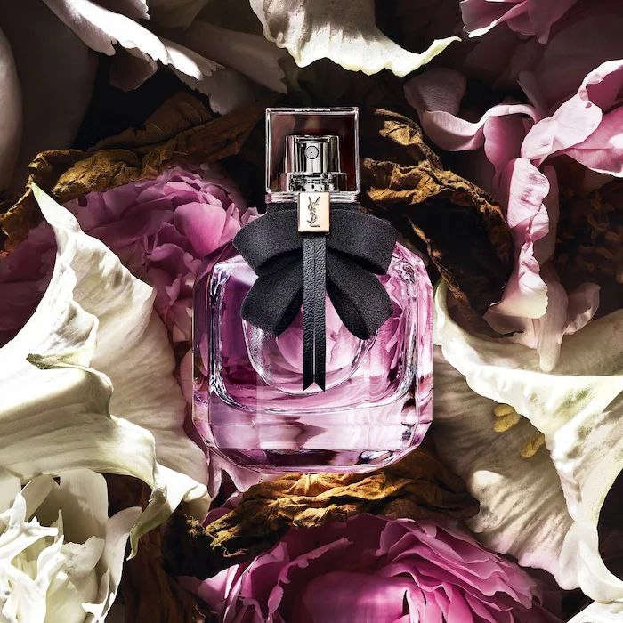 عطر ادکلن ایو سن لورن مون پاریس ۹۰میل مناسب برای بانوان با طبع ملایم و شیرین‌
