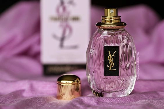‌عطر ادکلن ایو سن لورن پاریزین ۹۰میل مناسب برای بانوان با طبع ملایم و شیرین