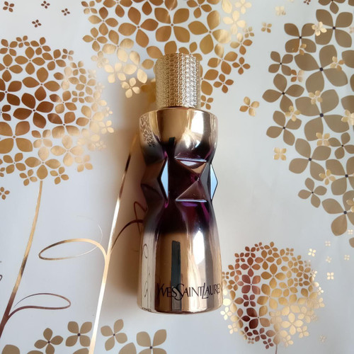 عطر ادکلن ایو سن لورن مانیفستول پرفیوم طلایی ۵۰میل مناسب برای بانوان با طبع گرم وشیرین
